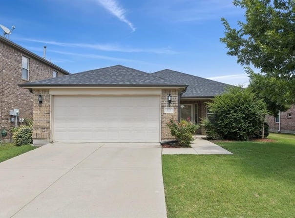 913 Lovebird Lane, Little Elm, TX 75068
