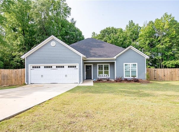 405 Vann Road, Smiths Station, AL 36877