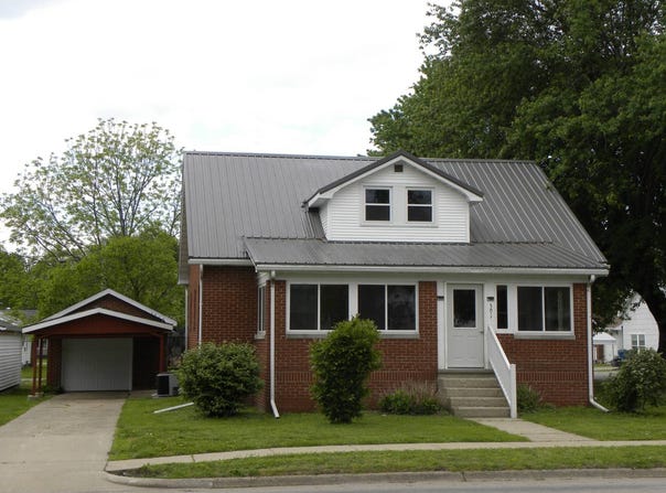 301 E. Emmons St., Robinson, IL 62454