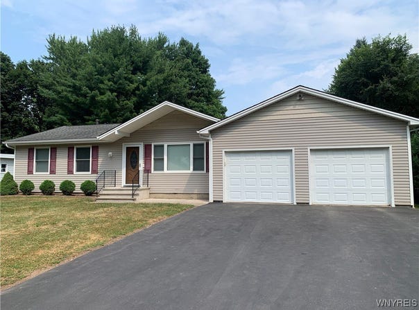 146 Sherwood Drive, Parma, NY 14468