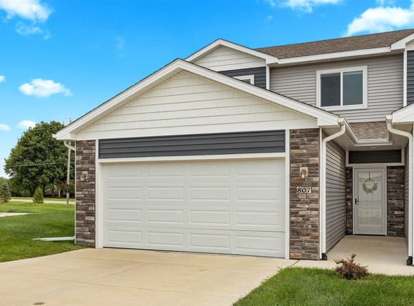807 Umbra Place, Norwalk, IA 50211