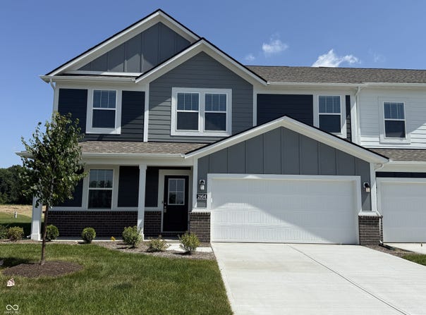 2954 Grand Rdg Drive, Greenwood, IN 46143