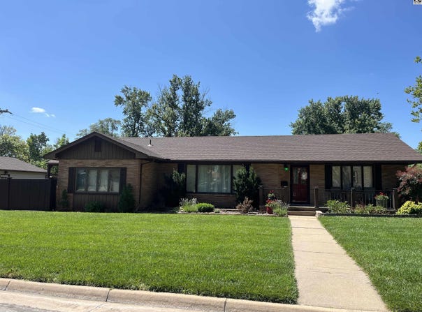 416 W Truesdell, Lyons, KS 67554