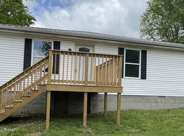 525 Leavette Ave, Leitchfield, KY 42754