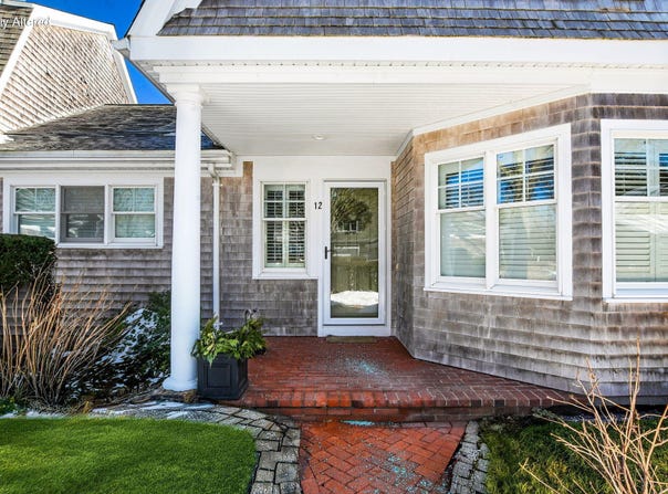 199 E Bay Road, Osterville, MA 02655