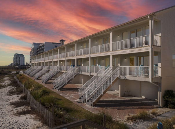8425 Gulf Blvd, Navarre, FL 32566