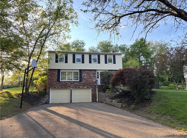 1537 Field Club Dr, Franklin Park, PA 15237