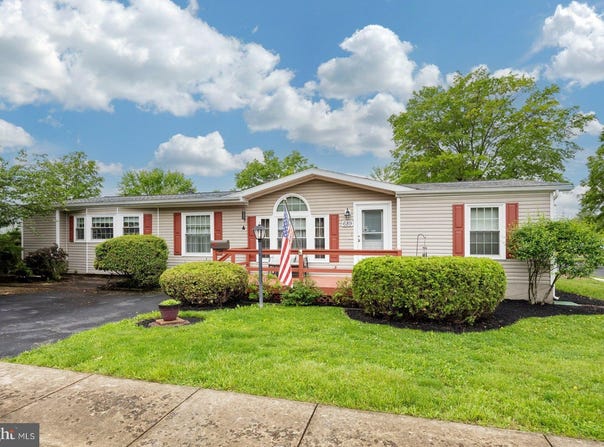 689 MIMOSA COURT, RED HILL, PA 18076