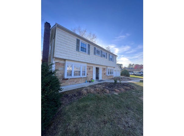 6 Blackwell Lane, Stony Brook, NY 11790