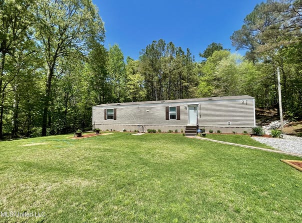 315 Young Road, Byhalia, MS 38611