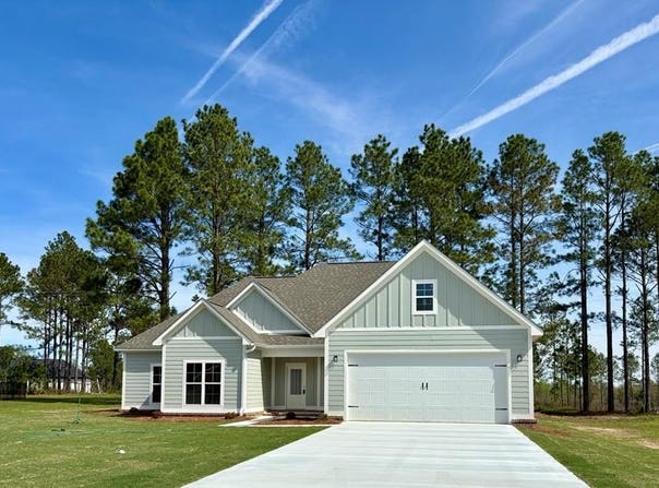 112 Creekwood Circle, Sylvester, GA 31791