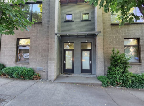 606 CASCADE AVE, Hood River, OR 97031