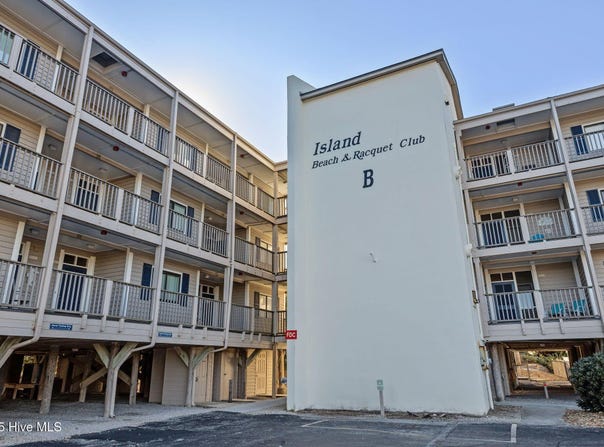 2509 W Fort Macon Road, Atlantic Beach, NC 28512