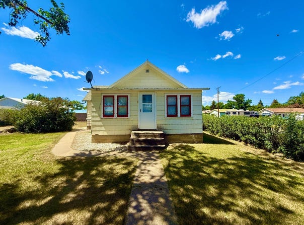 310 3rd St E, Chester, MT 59522