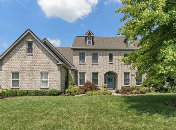 8754 Lily Court, Zionsville, IN 46077
