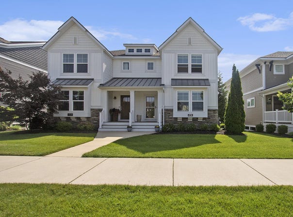 4728 MACATAWA LEGENDS BOULEVARD, HOLLAND, MI 49424