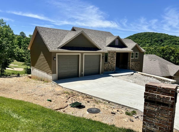 409 Silverwood Circle, Branson West, MO 65737