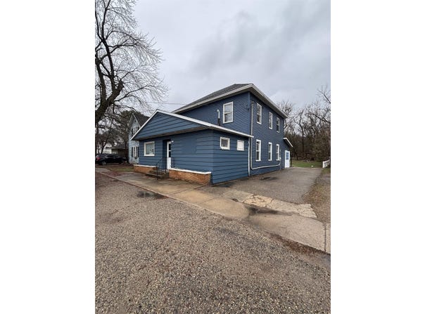 123 E South Lake Street, Hancock, WI 54943