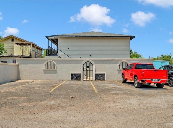 405 E Guerra Street, Rio Grande City, TX 78582