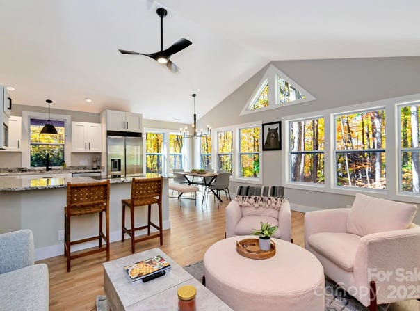 100 Spicewood Lane, Beech Mountain, NC 28604