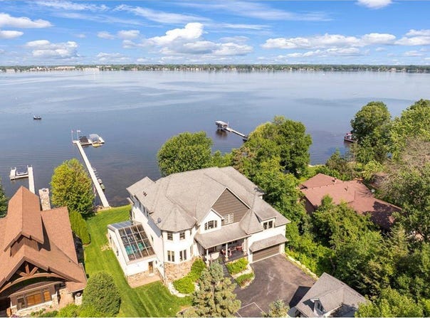 22620 Hayward Avenue N, Forest Lake, MN 55025