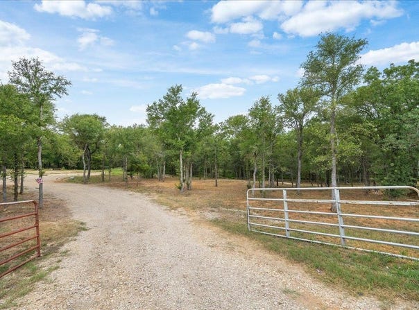 143 Chandler CV, Cedar Creek, TX 78612