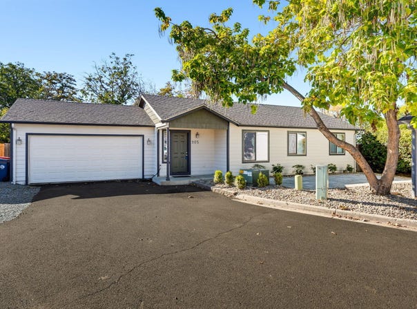905 Narregan Street, Medford, OR 97501