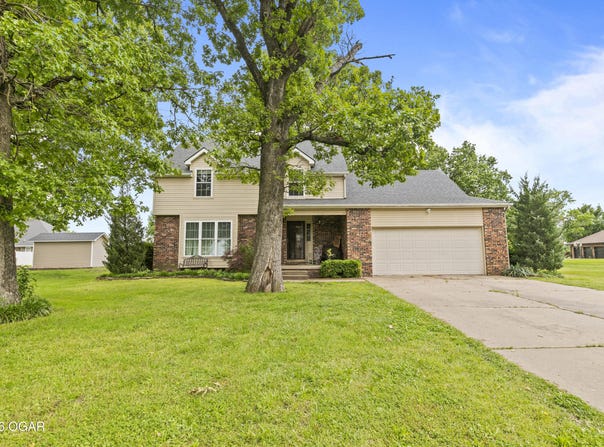 328 Briarbrook Drive, Carl Junction, MO 64834