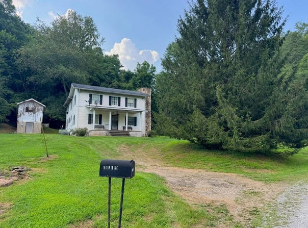 930 Buffalo Creek, LeRoy, WV 25252