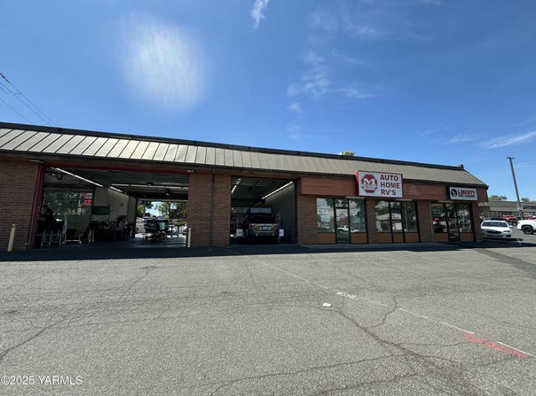 1602 W Lincoln Ave, Yakima, WA 98902