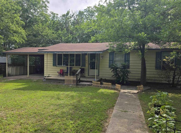 109 S Adams Street, Mena, AR 71953