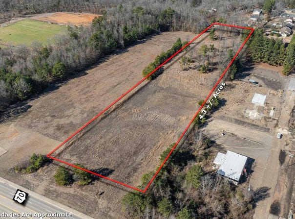W Collin Raye Drive, De Queen, AR 71832