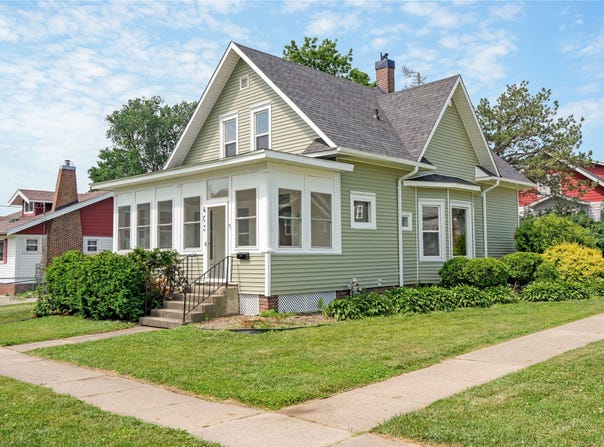 403 E 2nd Street S, Newton, IA 50208