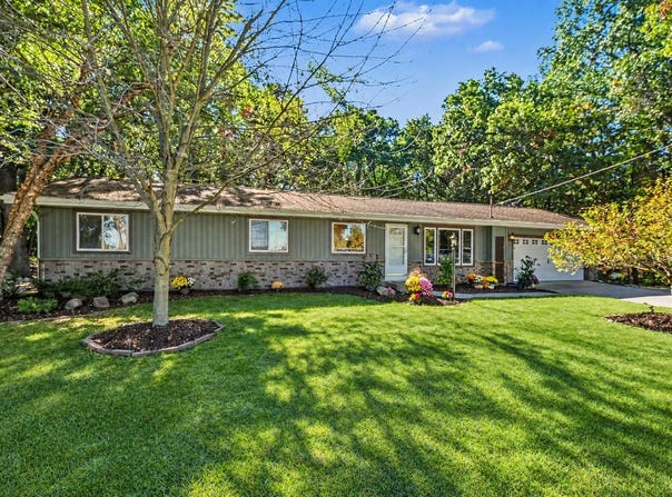 8984 13 Mile Road NE, Rockford, MI 49341