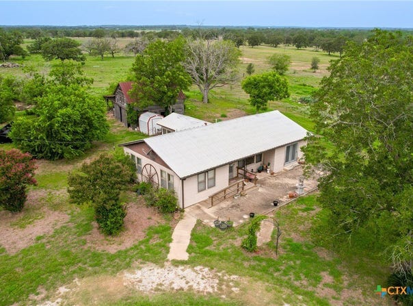 430 Watts Road, Kingsbury, TX 78638