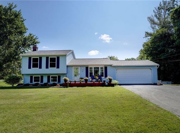 2 Mccleary Road, Spencerport, NY 14559