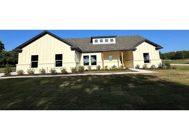 692 CR 1560, Chico, TX 76431
