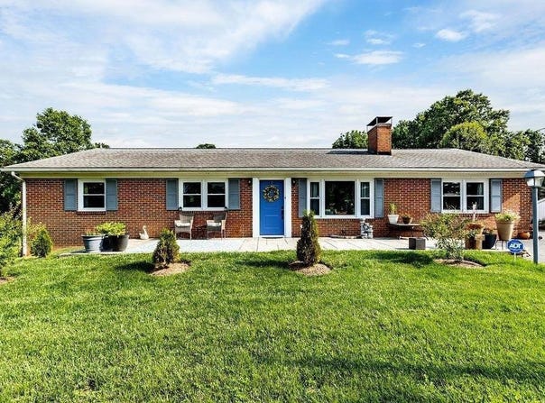 54 Lea Dr, Fishersville, VA 22939