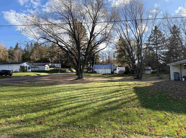 418 Lincoln Dr, Mellen, WI 54546