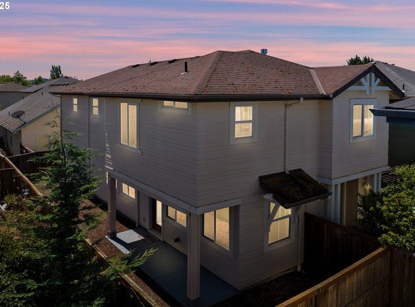 1649 RILEY LN, Eugene, OR 97402