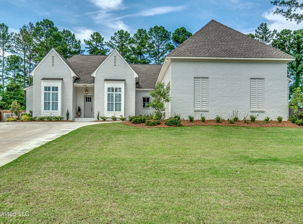 215 Westlake Circle, Madison, MS 39110