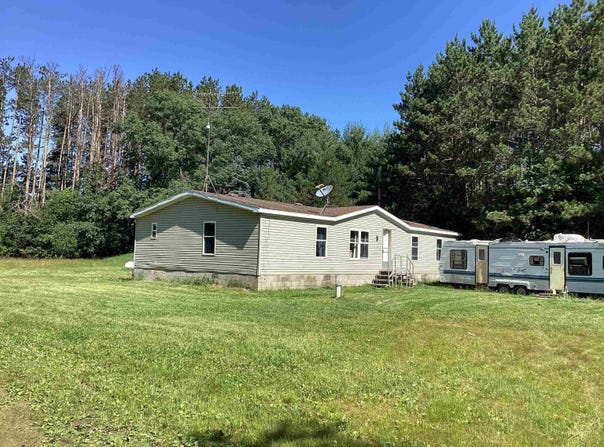 W1410 MEADOWOOD SHORES Drive, NESHKORO, WI 54960-0000