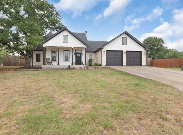 110 Lakecliff CV, Kingsland, TX 78639