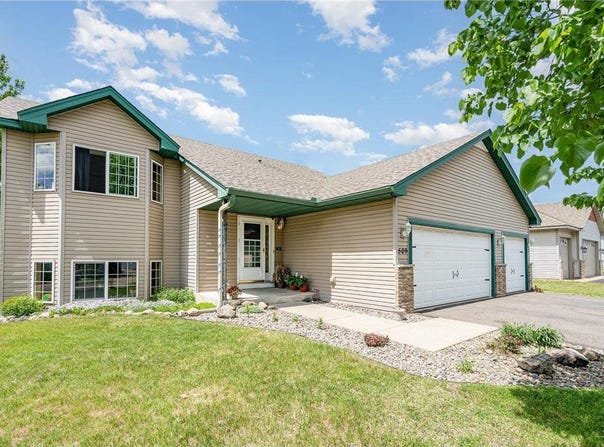 509 8th Avenue SE, Isanti, MN 55040