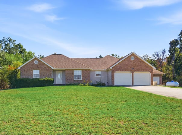 10941 Holly Road, Neosho, MO 64850