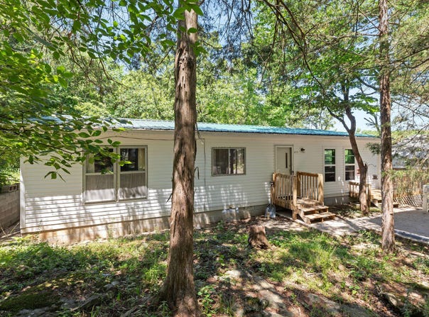 417 Greenbriar Lane, Hollister, MO 65672