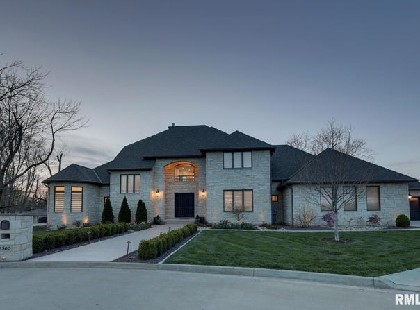 2300 Greenspointe Circle, Quincy, IL 62301