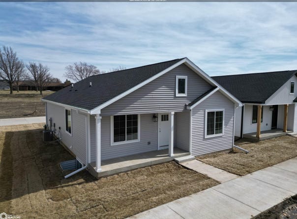 1003 Willow Drive, Manning, IA 51455