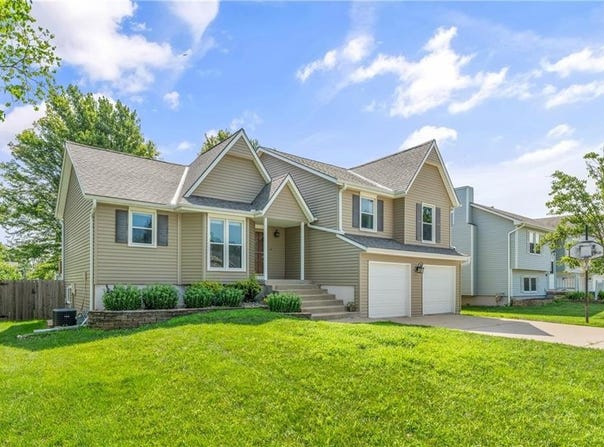 611 N Sycamore Street, Gardner, KS 66030