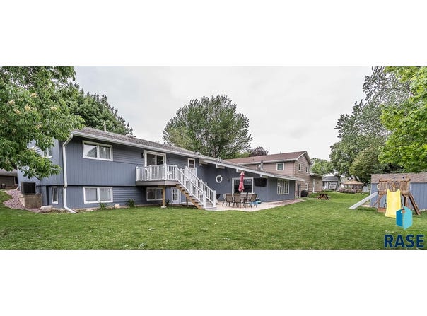 1002 N Carol St, Luverne, MN 56156
